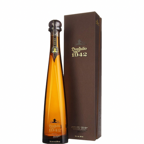 Fles van Don Julio 1942 met etui