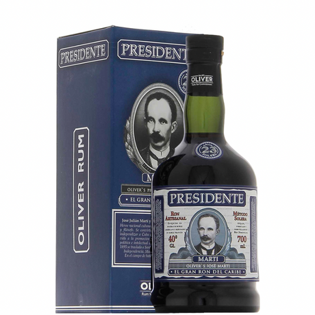 Fles Presidente rum 23 jaar